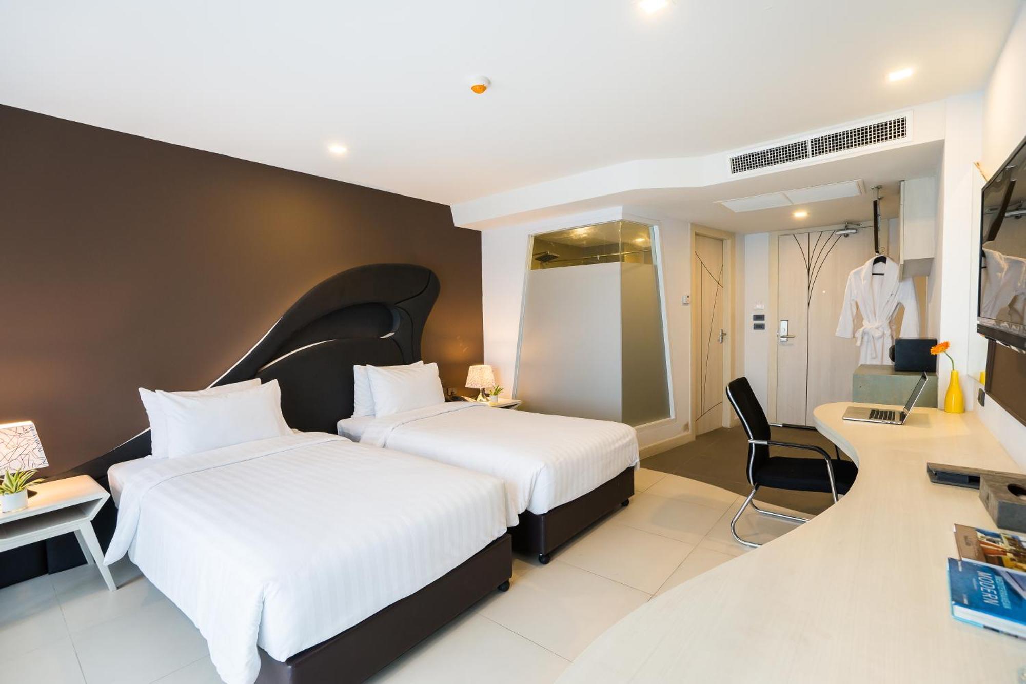 Blue Boat Hotel Jc Pattaya Bagian luar foto