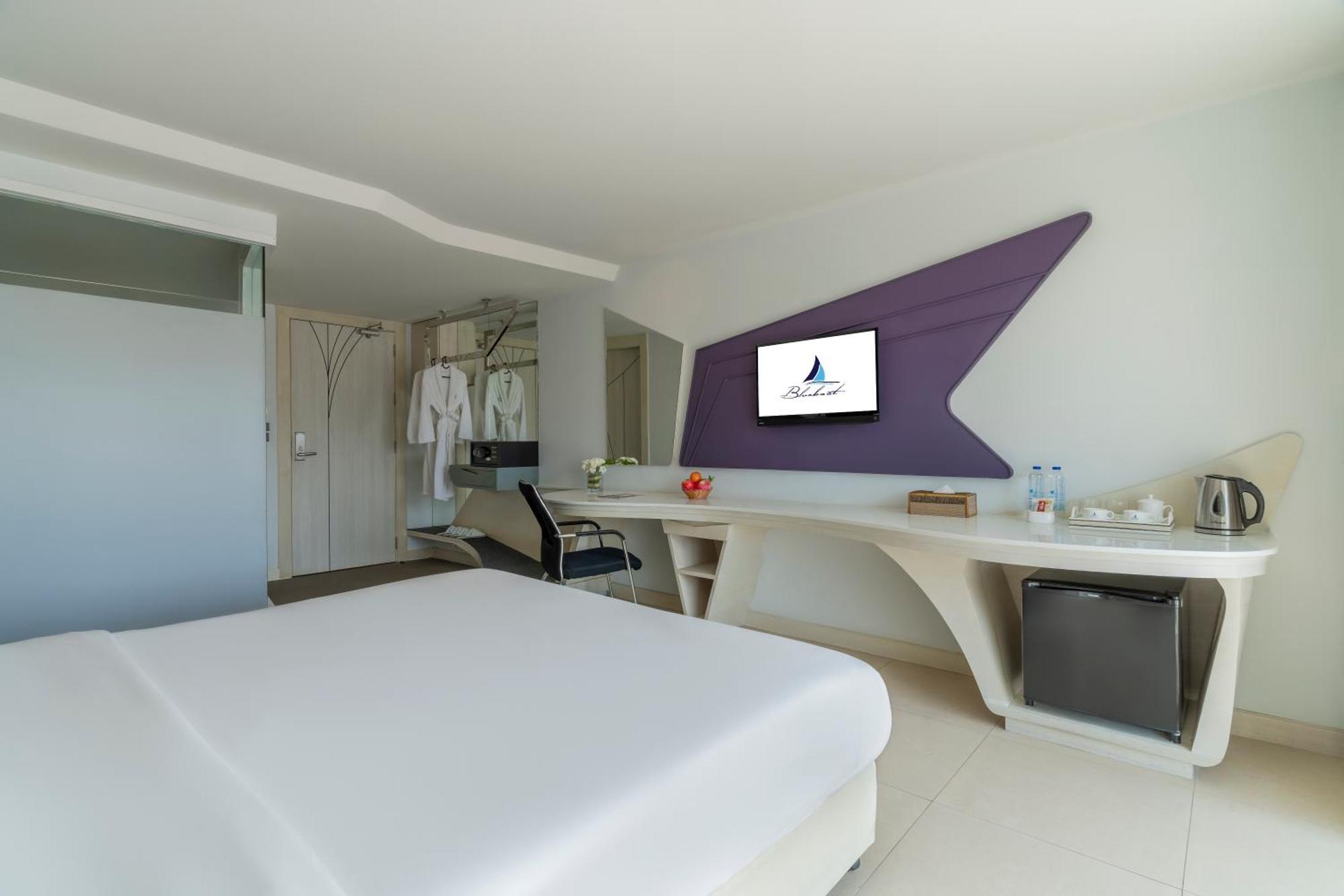 Blue Boat Hotel Jc Pattaya Bagian luar foto